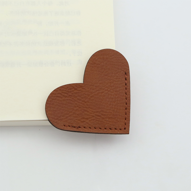 ที่คั่นหนังสือรูปหัวใจหนังเทียม Laserable