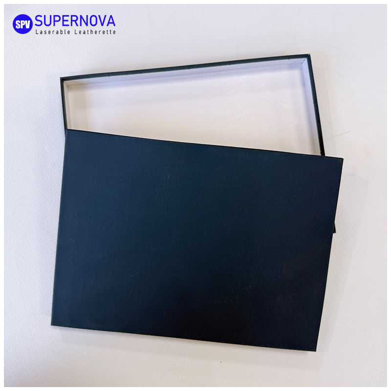 กล่องของขวัญกระดาษคราฟท์สีทองแกะสลักด้วยเลเซอร์