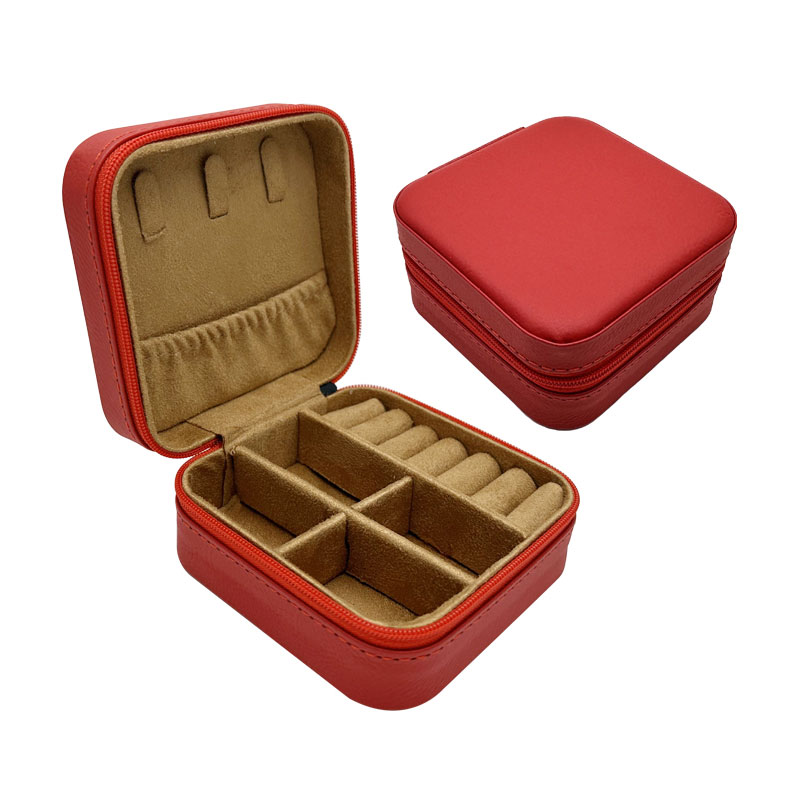 กล่องใส่เครื่องประดับหนังเทียมสำหรับเดินทางแบบ Laserable ขนาด 4 × 4 พร้อมซับในสีแทน