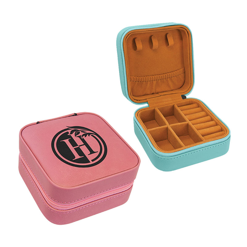 กล่องใส่เครื่องประดับหนังเทียมสำหรับเดินทางแบบ Laserable ขนาด 4 × 4 พร้อมซับในสีแทน