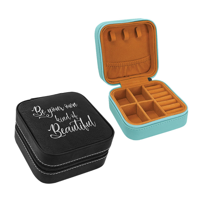 กล่องใส่เครื่องประดับหนังเทียมสำหรับเดินทางแบบ Laserable ขนาด 4 × 4 พร้อมซับในสีดำ