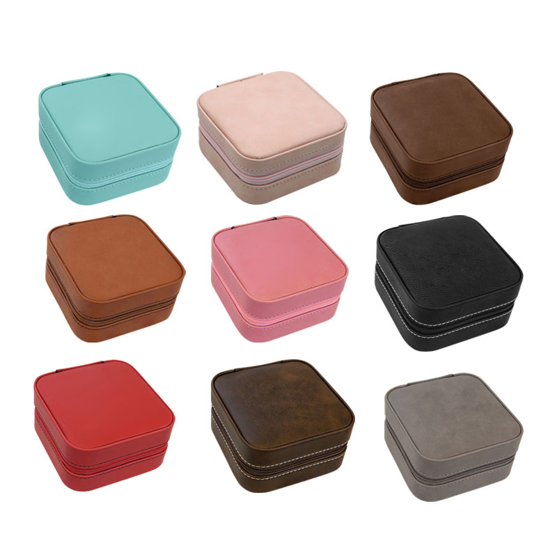 กล่องใส่เครื่องประดับหนังเทียมสำหรับเดินทางแบบ Laserable ขนาด 4 × 4 พร้อมซับในสีดำ